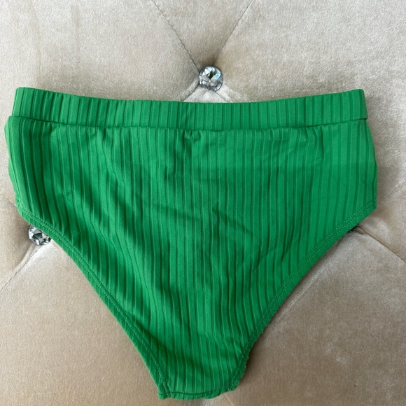 Reebok Kids Green Rashguard Set - Picture 4 of 5